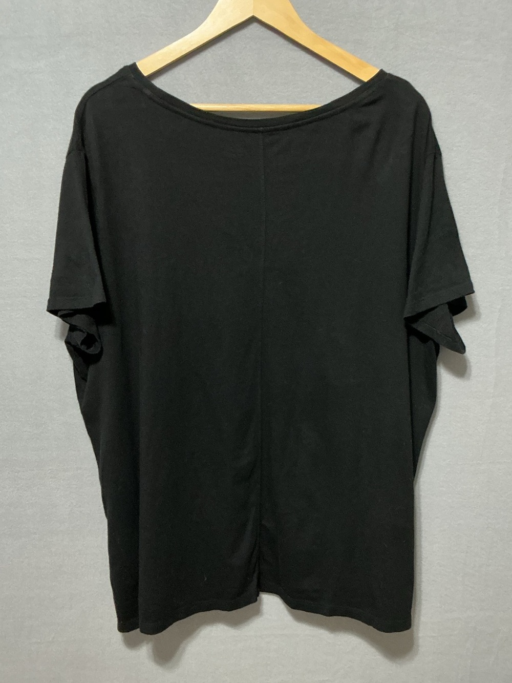 Old Navy Women’s Everyday & Boyfriend Neck Short Sleeve T-Shirt 3 Piece XXL - Picture 8 of 14